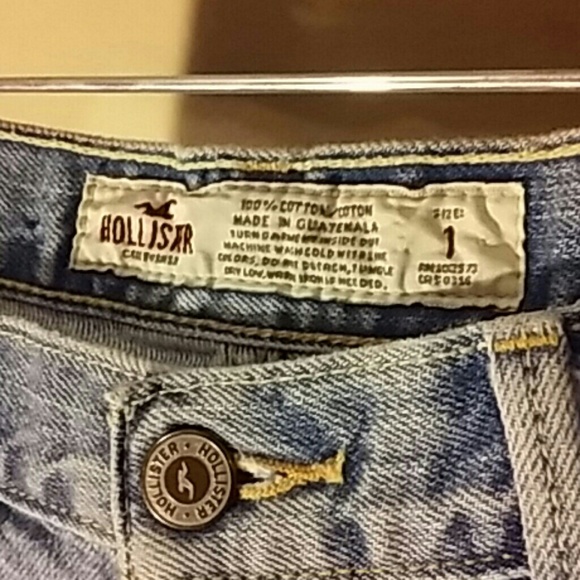 Destroyed denim Hollister shorts - Picture 3 of 3