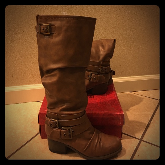 woman's boots, Carlos Santana, size 9