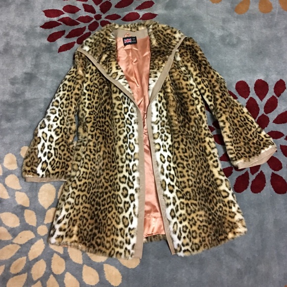RARE!!! Amazing VINTAGE fur coat