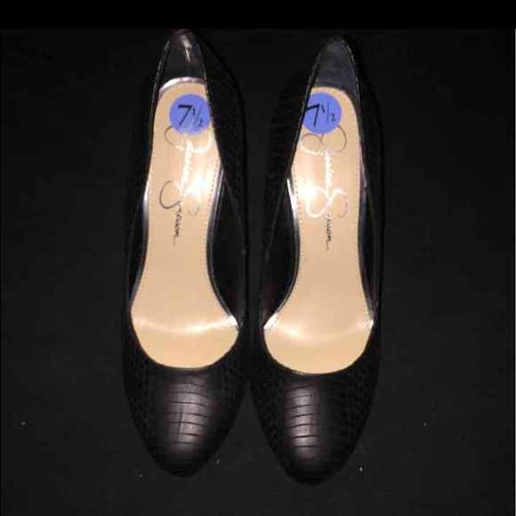 Jessica Simpson pumps