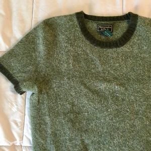 Short sleeve sweater