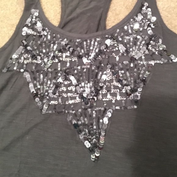 Tank top! - Picture 3 of 4