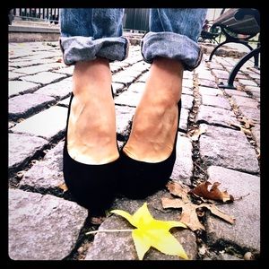 Kimchi blue black velvet pumps