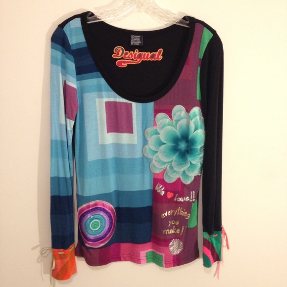 ⚡️⚡️Sunday Sale⚡️⚡️Desigual love top 🌈