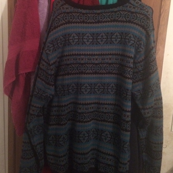 Cute black, and grey sweater 😊 girls and boys - Picture 2 of 2