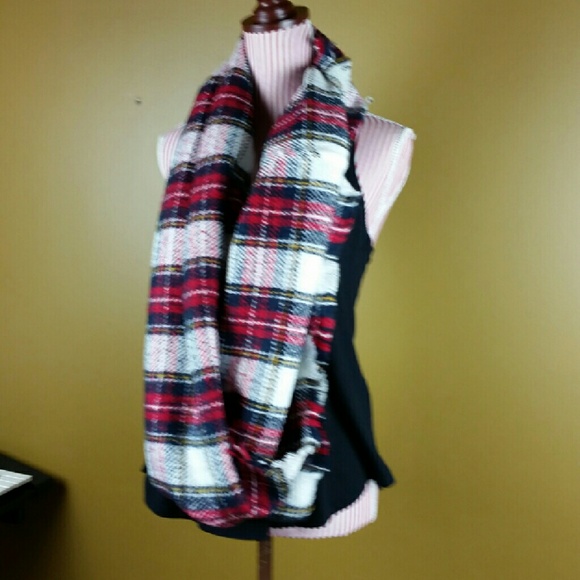 LAST ONE! Chunky Soft Plaid Fringed Infinity Scarf - Picture 2 of 3
