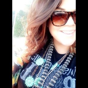 Meet your Posher, Kendra