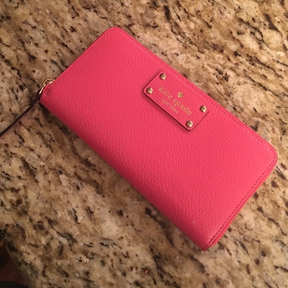 BRAND NEW PINK KATE SPADE WALLET