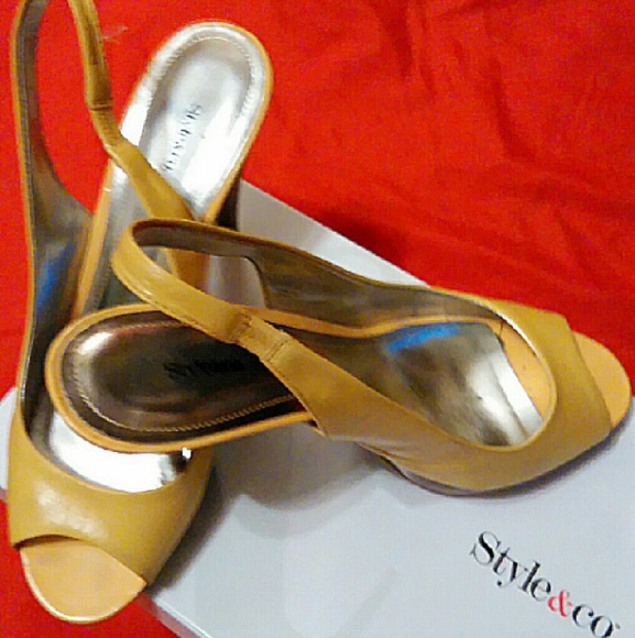 Style & co. Yellow sandals - Picture 2 of 3