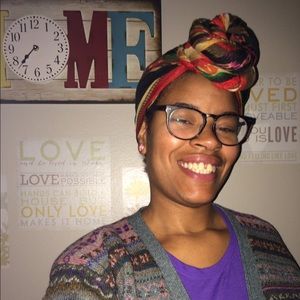 Meet your Posher, Junia