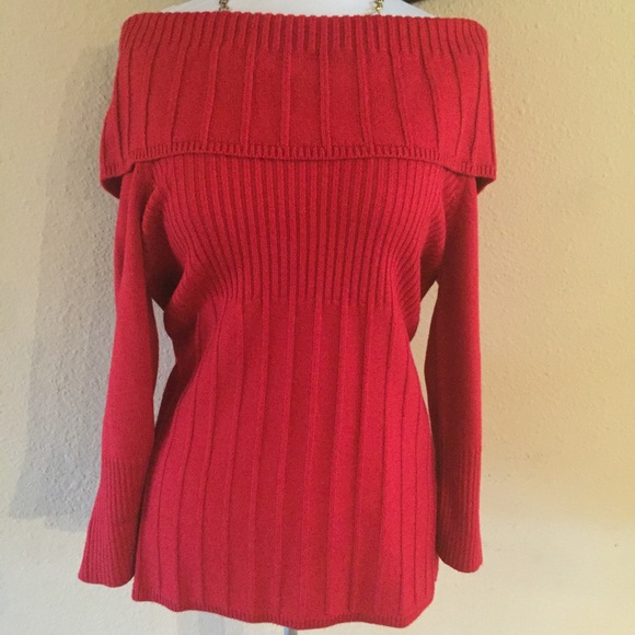 Kenneth Cole Red 3/4 sleeve sweater
