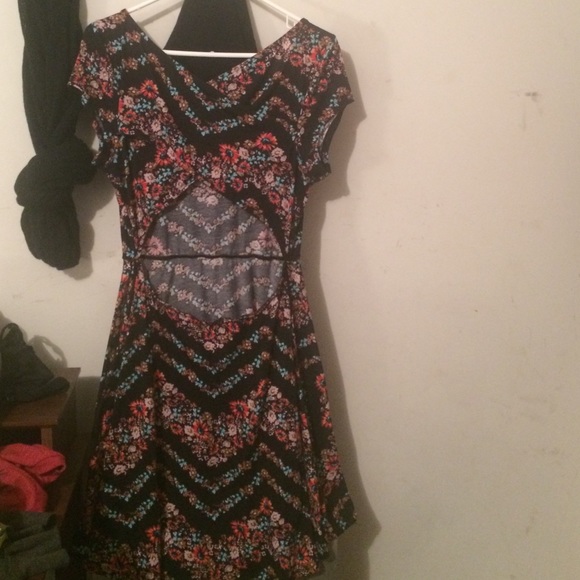 Open back, cute floral dress - Picture 2 of 2