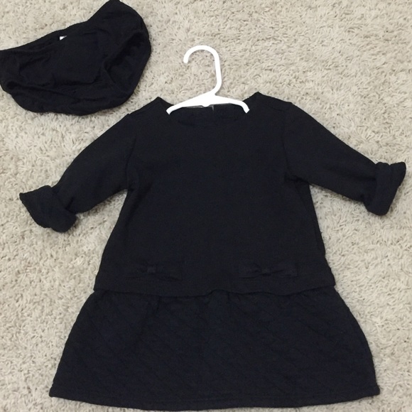 Comfortable Black Dress (12-18mos)