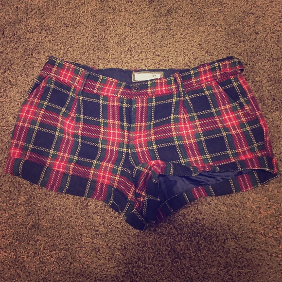 Plaid cuffed wool Abercrombie and Fitch shorts 8