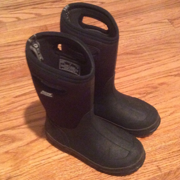 Kids Bogs Size 4