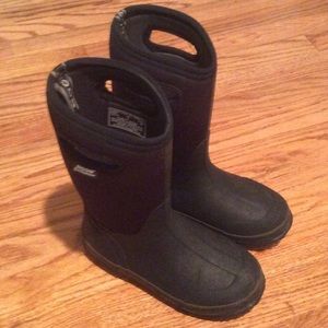Kids Bogs Size 4