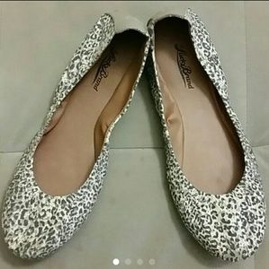 Lucky brand flats 9
