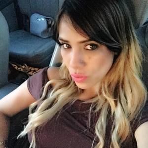 Meet your Posher, Alejandra