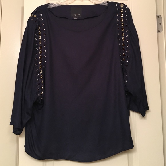 3/4 Sleeve Chain Top