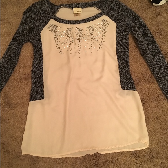 Daytrip small long sleeve blouse