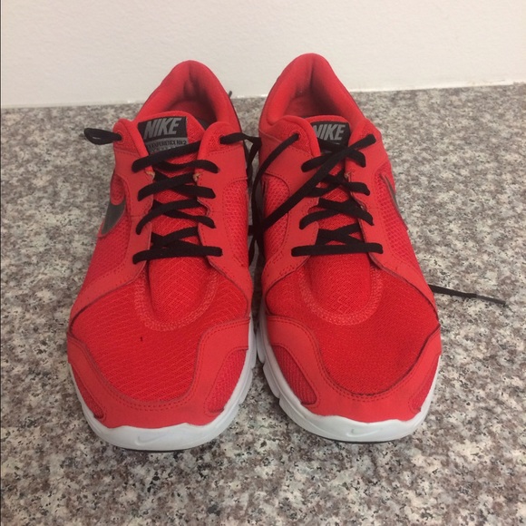 Nike - Picture 2 of 3