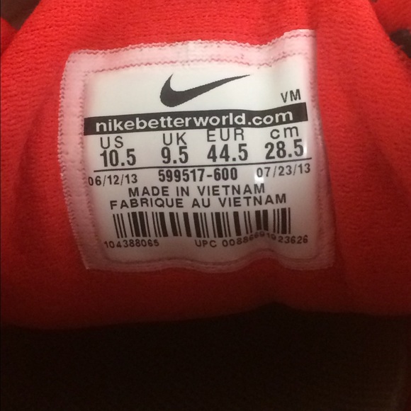 Nike - Picture 3 of 3