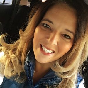 Meet your Posher, Fay