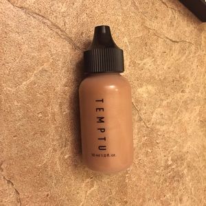 NWT Temptu shimmer bronzer