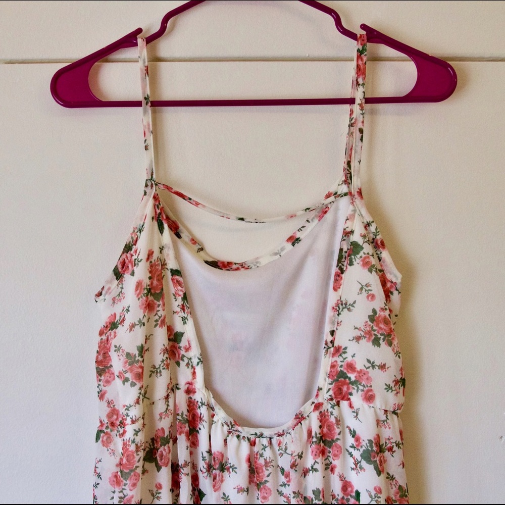 Floral open back dress! - Picture 3 of 3