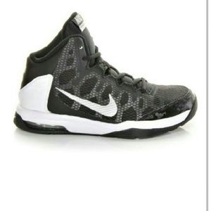 Boy basketball shoes