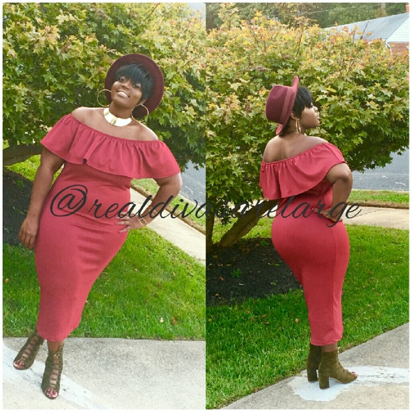 Dresses & Skirts - ♥Host Pick 5/17/17  ♥ Off shoulder midi dress
