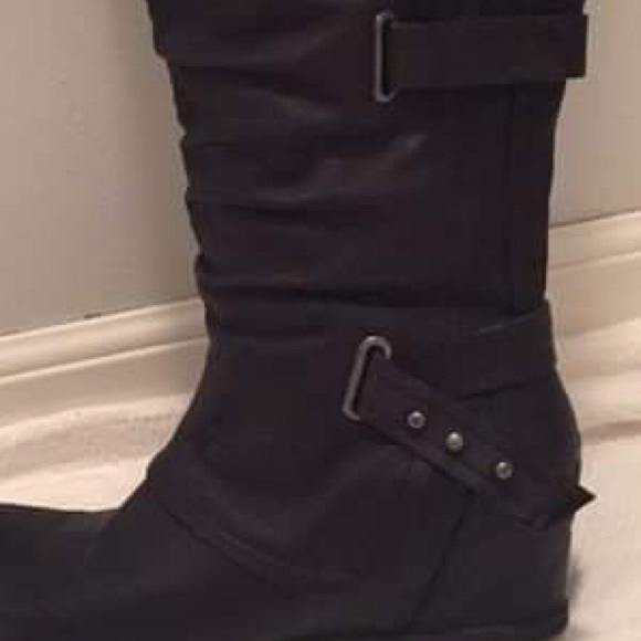 BareTraps quibella 9.5 black wedged boots - Picture 2 of 4