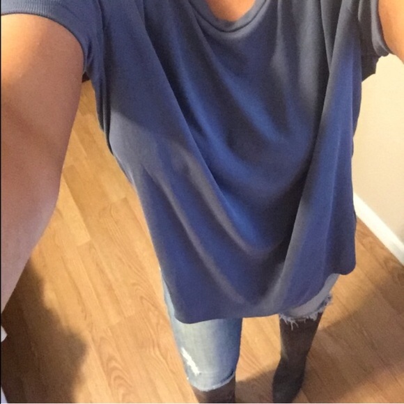 Ribbed side split top 💙 - Picture 2 of 2