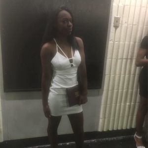 Meet your Posher, Amina