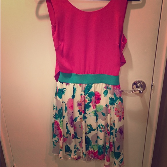 Floral tie back dress