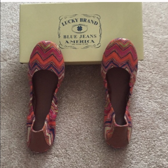 BRAND NEW Lucky Brand Flats
