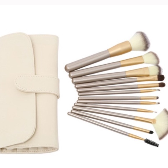 12pc Professional makeup brush set. Price firm. - Picture 2 of 4