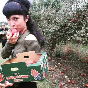 Meet your Posher, Danielle