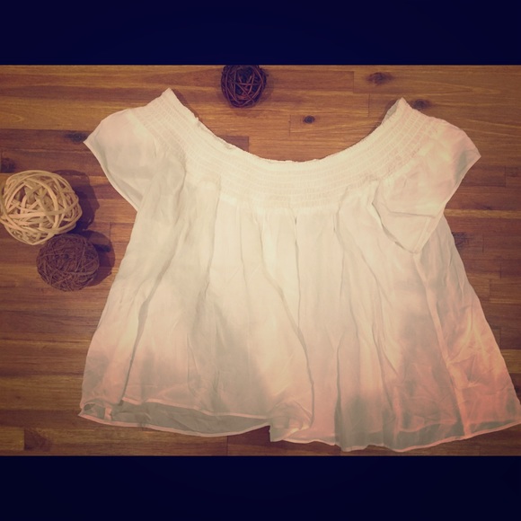 Aritzia Talula White Off Shoulder S Cabrini Blouse