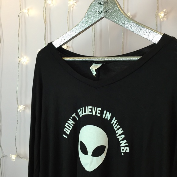 💀SOLD💀👽I Don't Believe In Humans Long Sleeve👽 - Picture 4 of 4