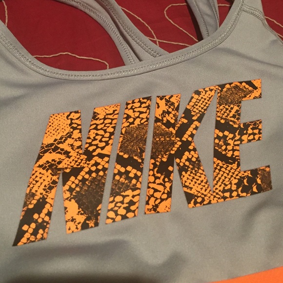 NIKE SPORTS BRA - Picture 4 of 4