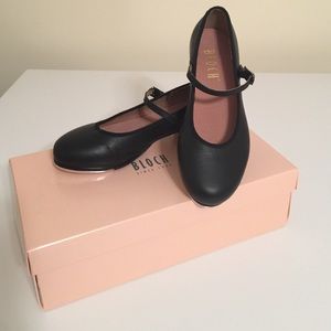 Girls tap shoes