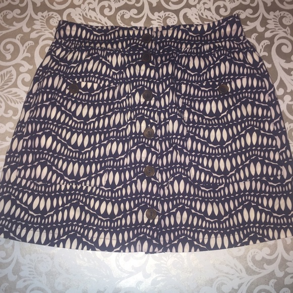 Button down patterned skirt!