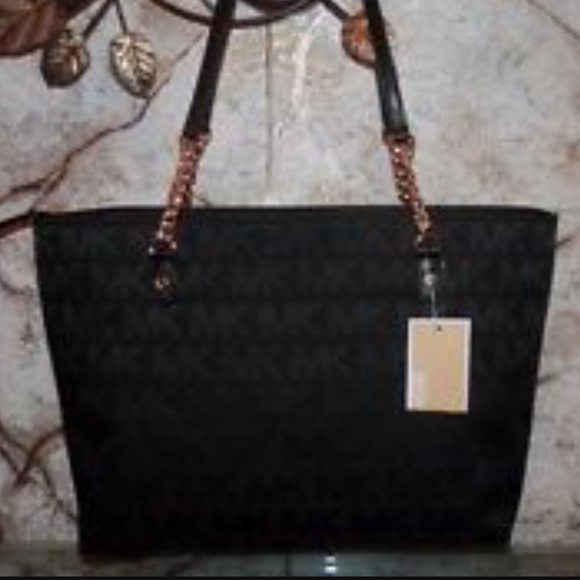 Michael Kors Jet Set Purse