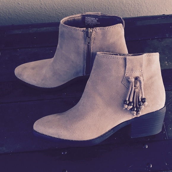 SALE 🎉HP🎉 Taupe Suede Tassel Detail Ankle Boots - Picture 2 of 3