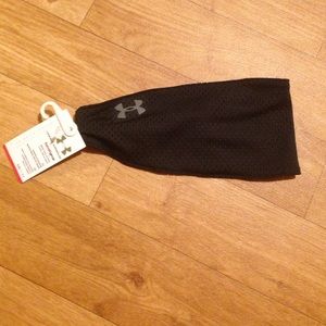 Athletic Under Armour head band