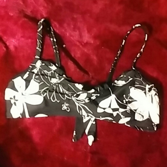 Black and white swim top for girls