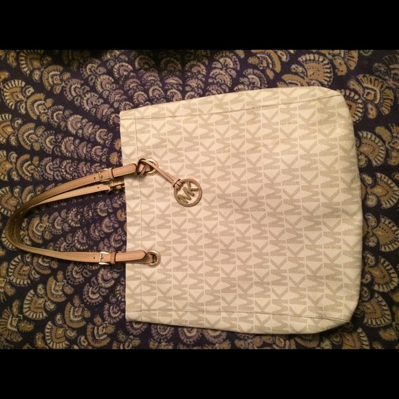 Michael Kors purse