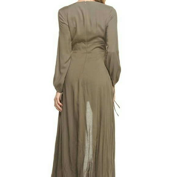 NWT- Womens V- Neck Romper - Picture 3 of 4