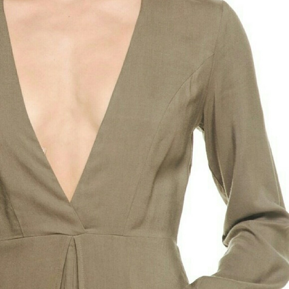 NWT- Womens V- Neck Romper - Picture 4 of 4